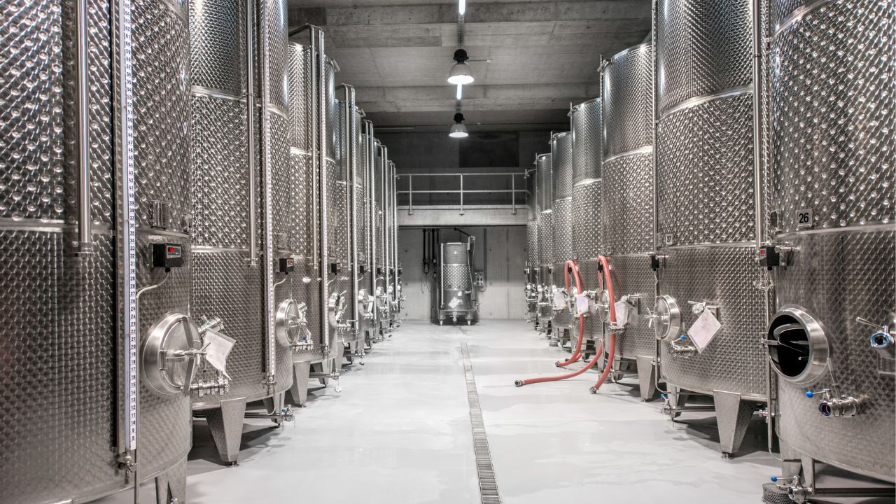 Selecting The Right Stainless Steel Tank for Wine Aging